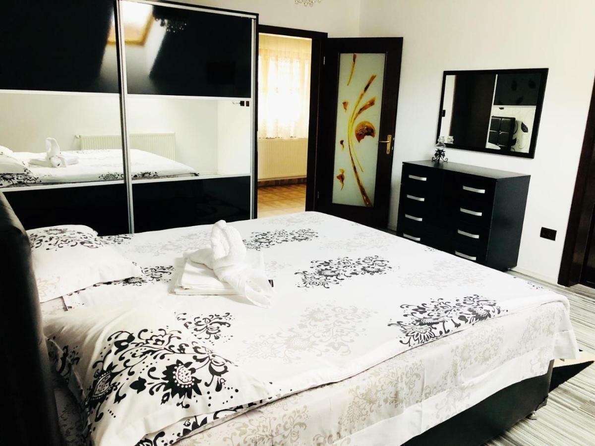Hotel Ika House Poiana Mărului Exteriér fotografie