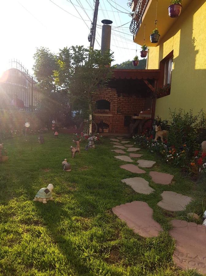 Hotel Ika House Poiana Mărului Exteriér fotografie